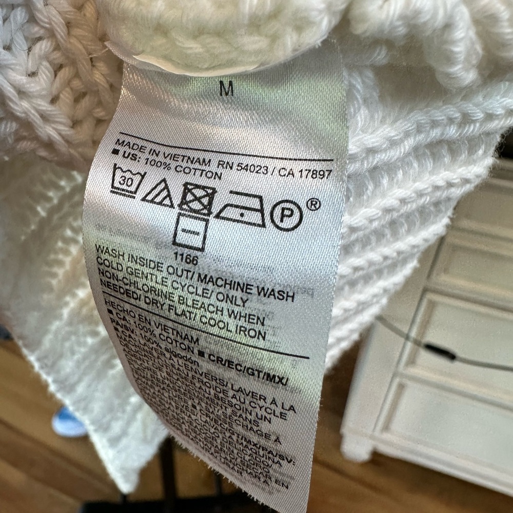 Old Navy Sleeveless Open Stitch Sweater - Picture 3 of 3